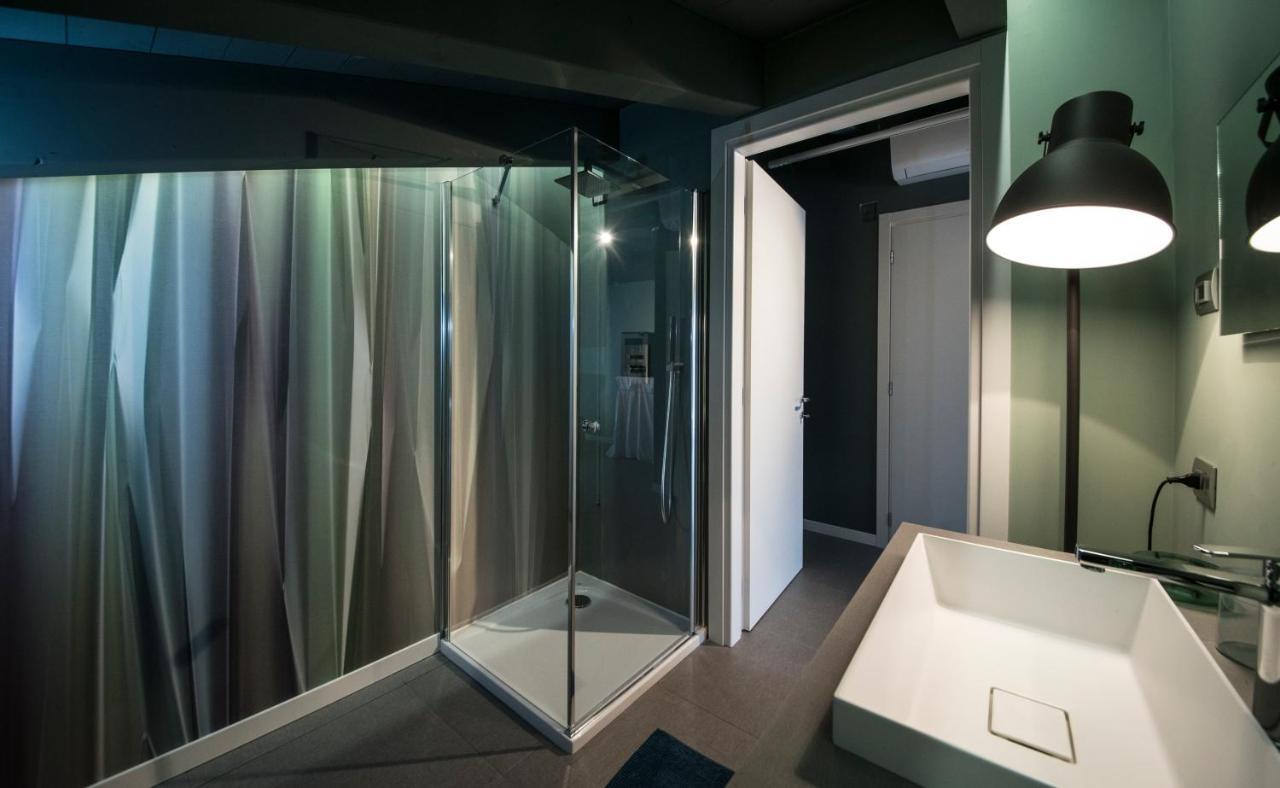 Art B&B Design Costa Volpino Exterior foto